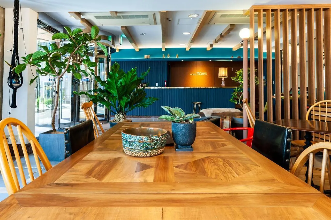 Hotel Toms Tōkyō 3*,